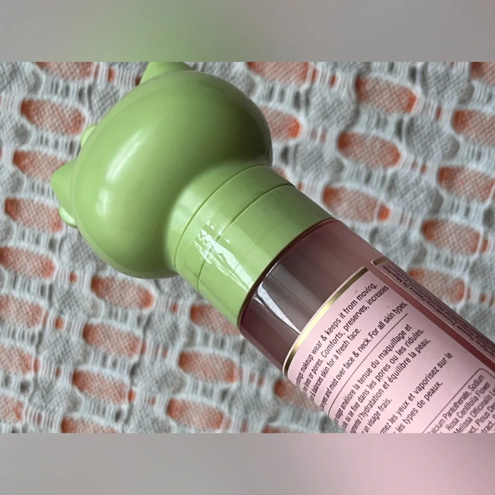 Pixi Hello Kitty Makeup Fixing Mist spray